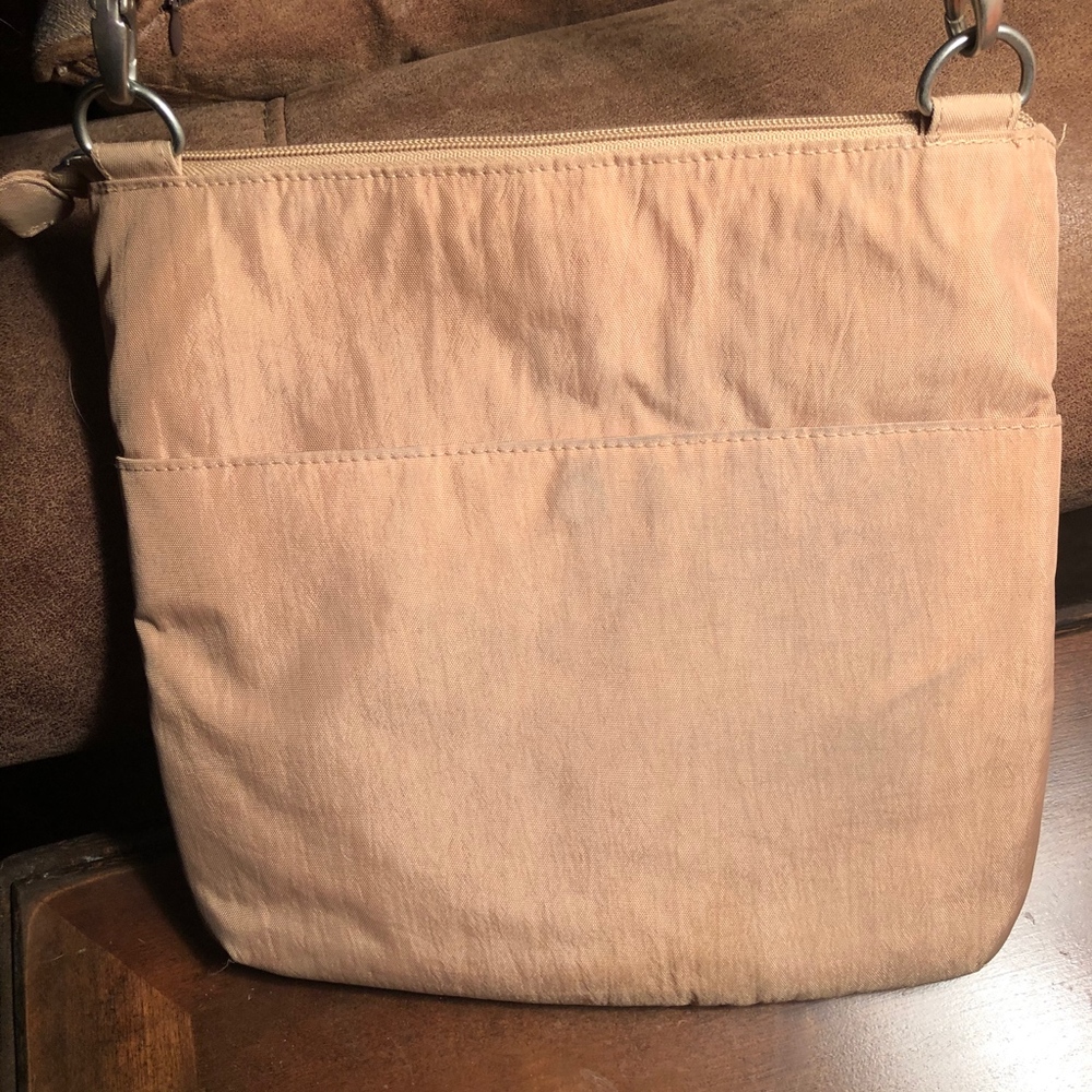 Baggallini Large Crossbody Bag w/RFID protection - Picture 2 of 10